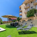 Apartmán Hundefreundliches Nur 350 Meter Zum Mit Meerblick, Pool, Wifi *