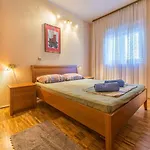Hundefreundliches Nur 350 Meter Zum Mit Meerblick, Pool, Wifi Apartmán Dramalj