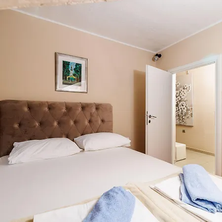 Hundefreundliches Nur 350 Meter Zum Mit Meerblick, Pool, Wifi Apartment *